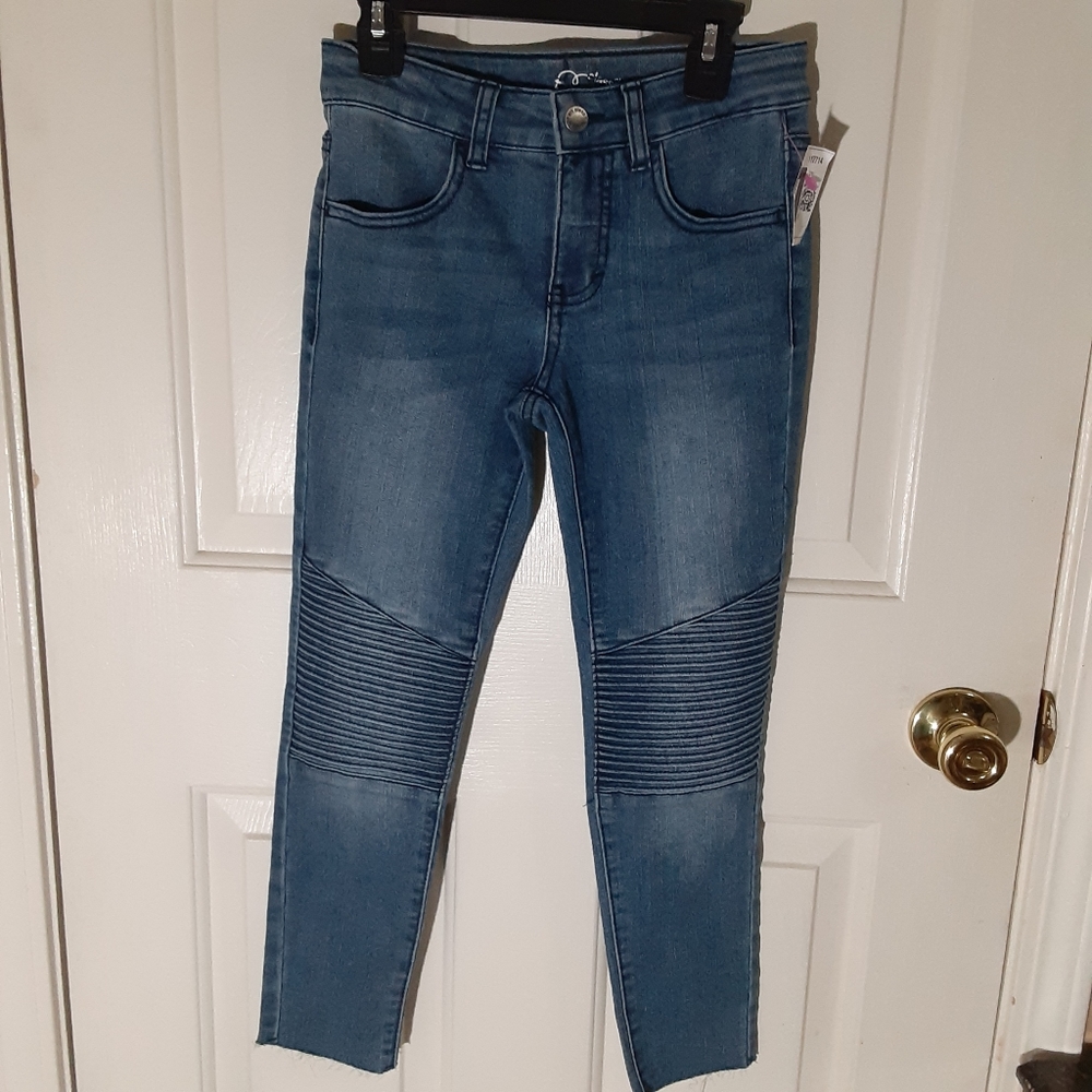 Girls Raw Hem Skinny Jeans by Art Class! NWT!